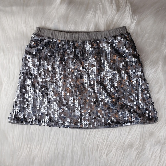 Old Navy Other - Old Navy Silver Sequined Skirt Girls M